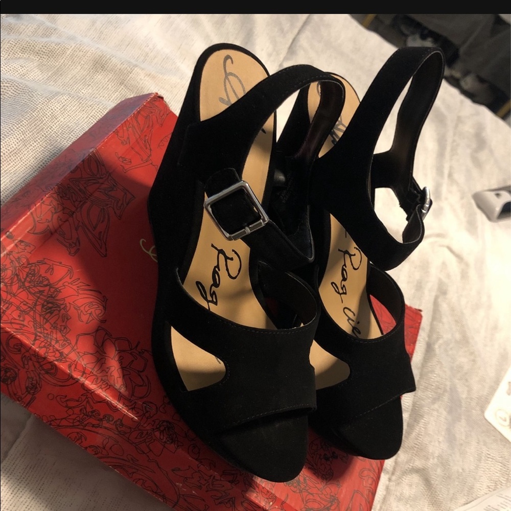 American Rag black wedges New